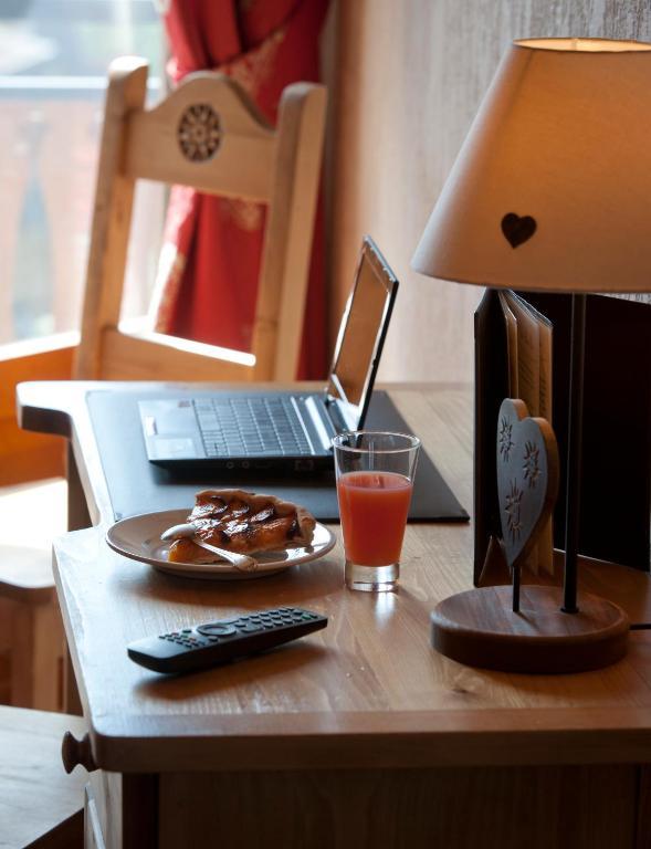 Logis Hotel & Spa Beau-Site Saint-Jean-de-Sixt Eksteriør bilde